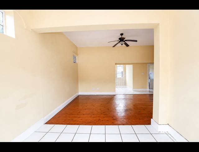 2 BEDROOM APARTMENT FOR SALE IN GLENWOOD